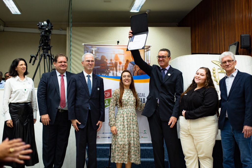 Santa Lúcia fortalece vínculos familiares e comunitários com oficina de arte circense