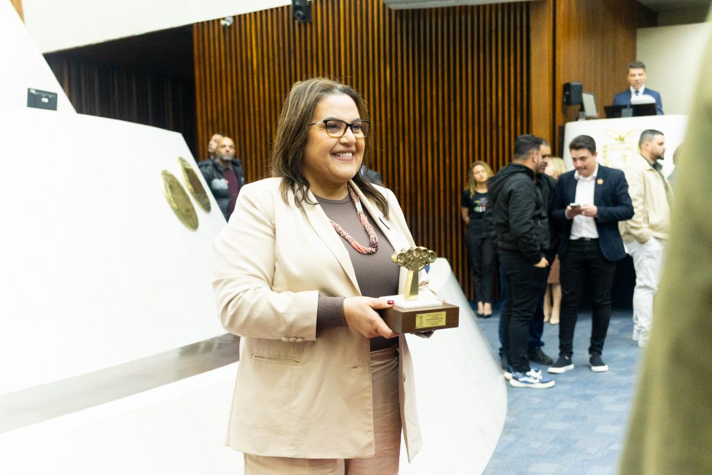 Pinhais oferta consultas virtuais com médicos especialistas