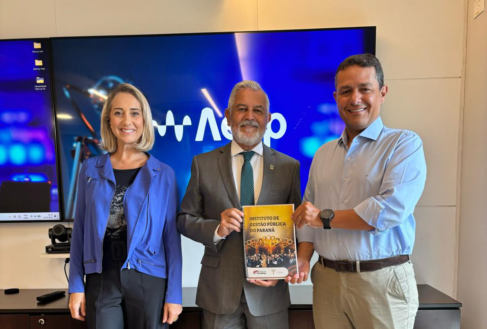 Na reunião, foi entregue o relatório das atividades realizadas pela premiação em 2025